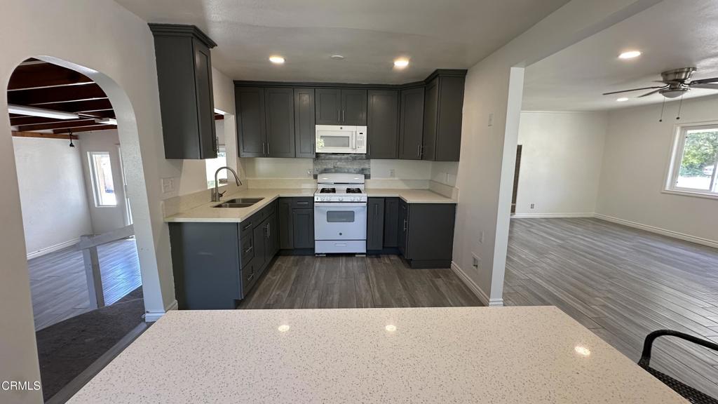 11390 Violeta Street Property Photo 4