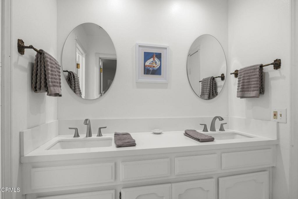 3949 Ocean Drive Property Photo 37