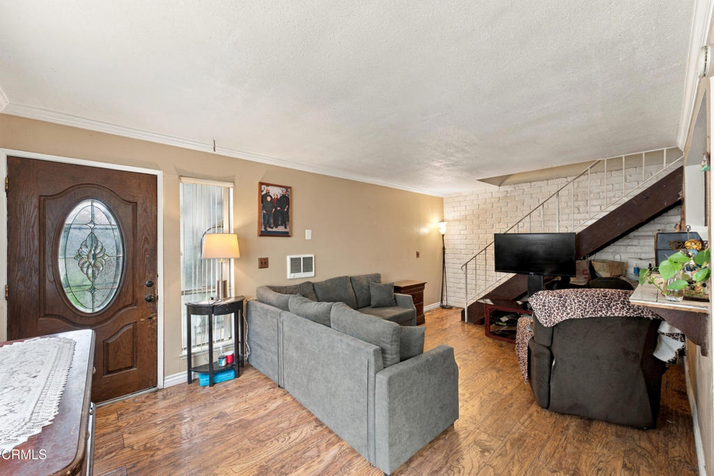 684 W Hemlock Street Property Photo 4