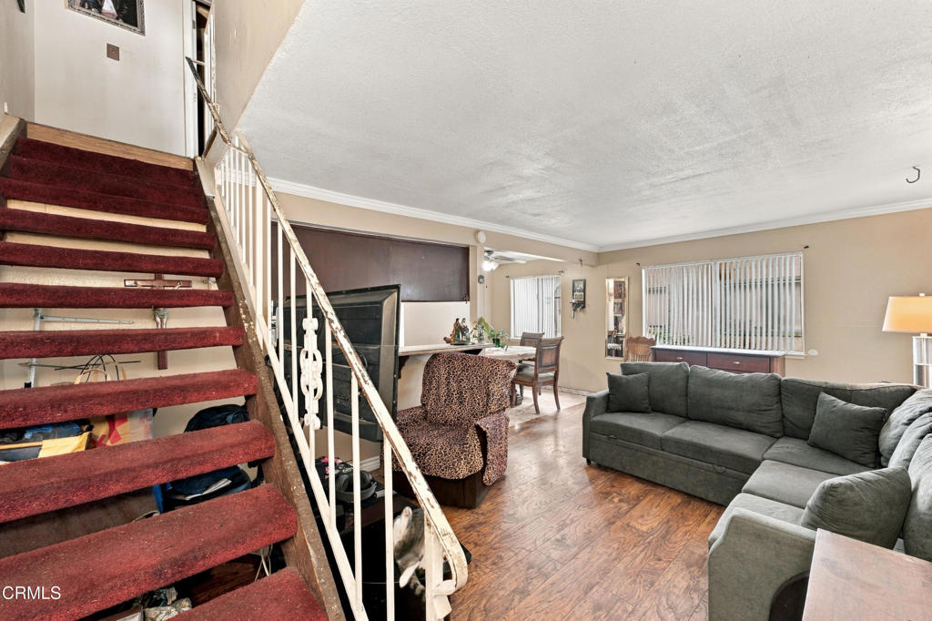 684 W Hemlock Street Property Photo 6