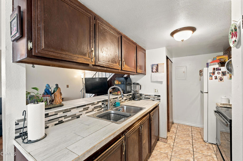 684 W Hemlock Street Property Photo 11