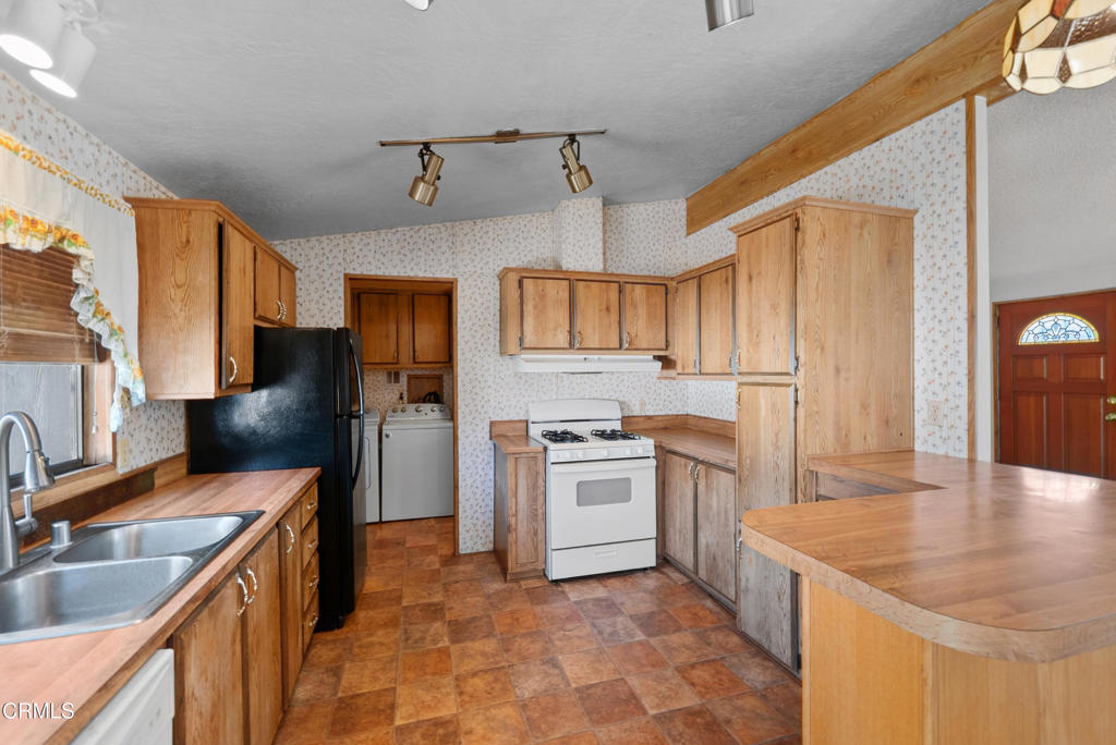 975 W Telegraph Road 122 Property Photo 13