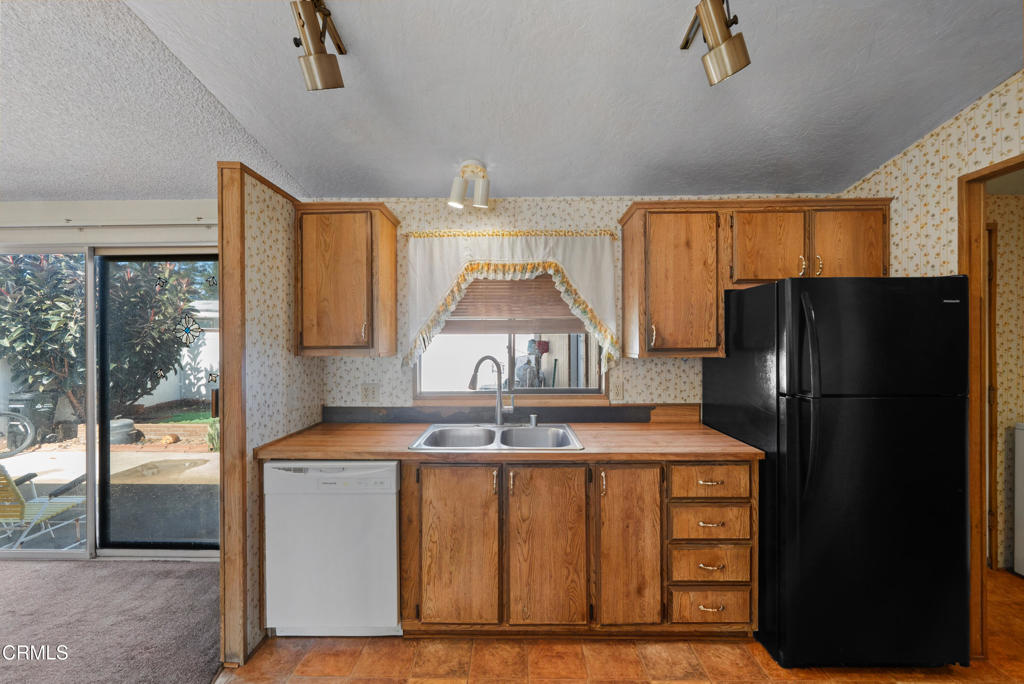 975 W Telegraph Road 122 Property Photo 14