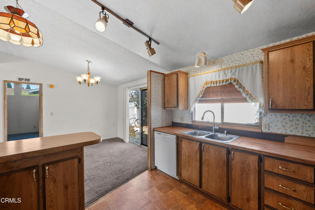 975 W Telegraph Road 122 Property Photo 15