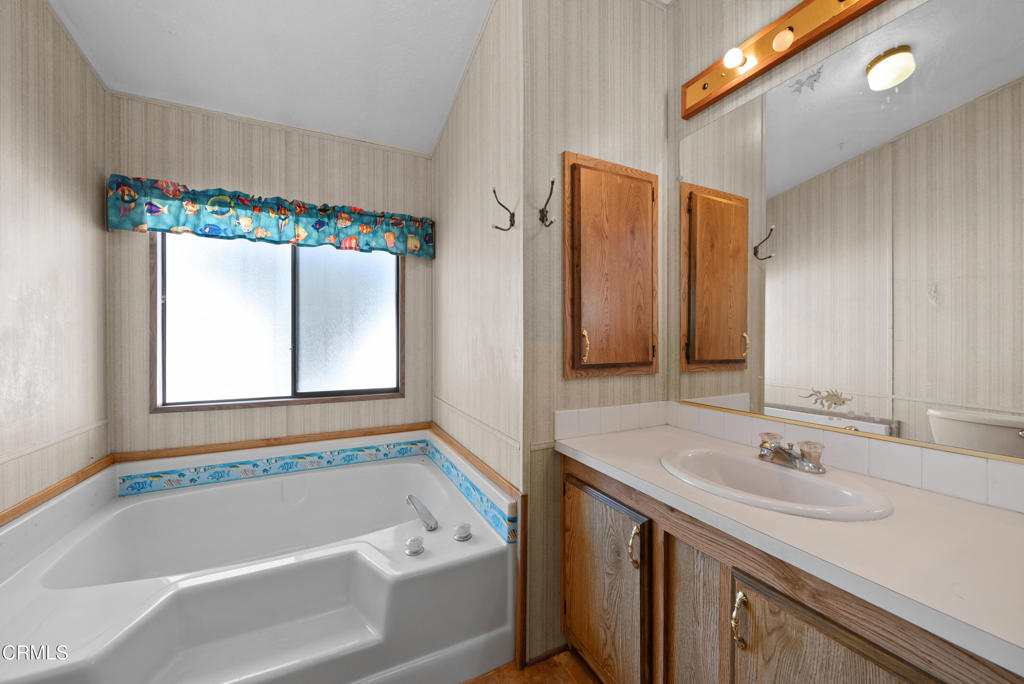 975 W Telegraph Road 122 Property Photo 22
