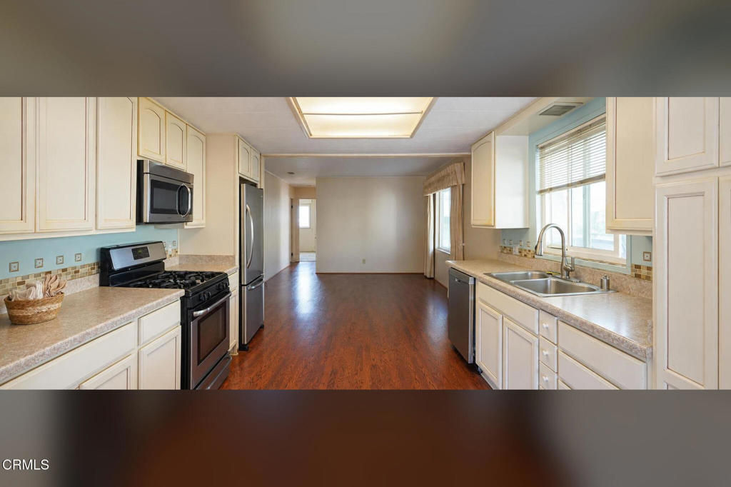 1150 Ventura Boulevard 90 Property Photo 3