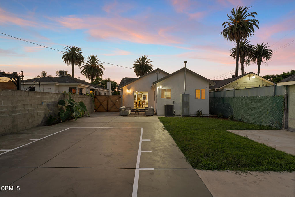 2238 S Cochran Avenue Property Photo 18