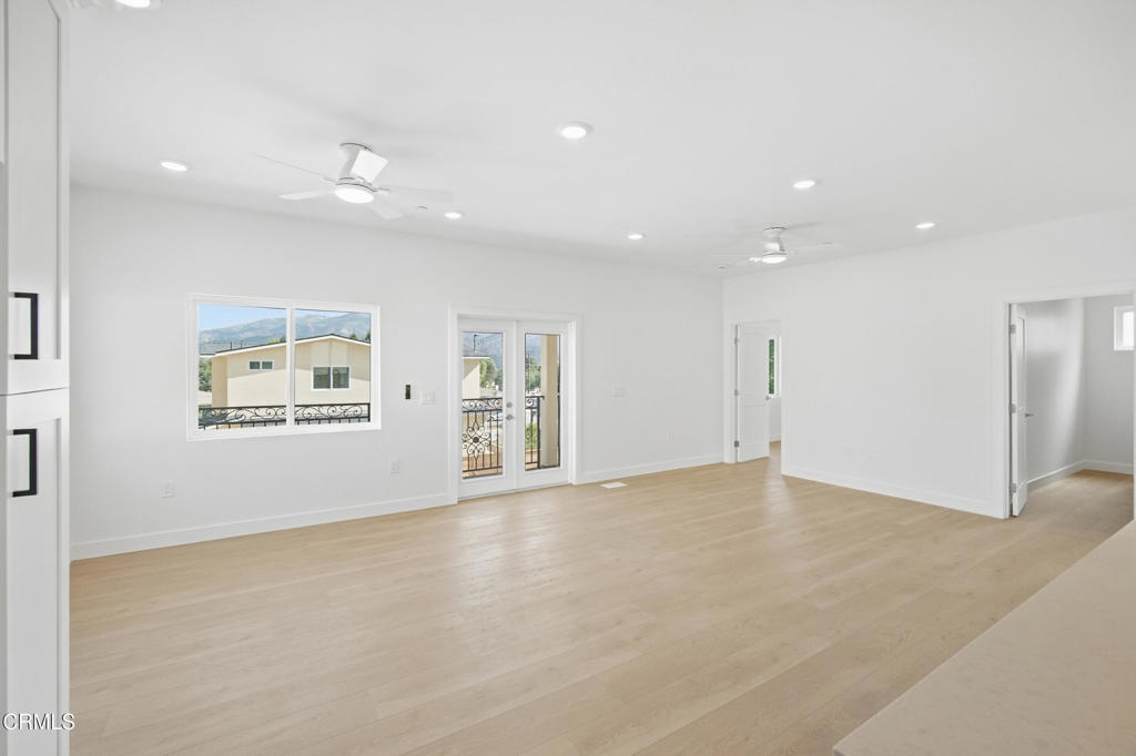 923 N Main Property Photo 16