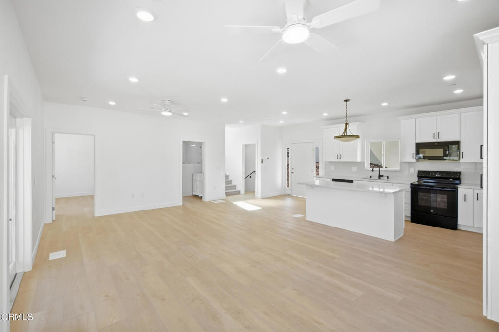 923 N Main Property Photo 17