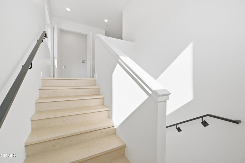 923 N Main Property Photo 18