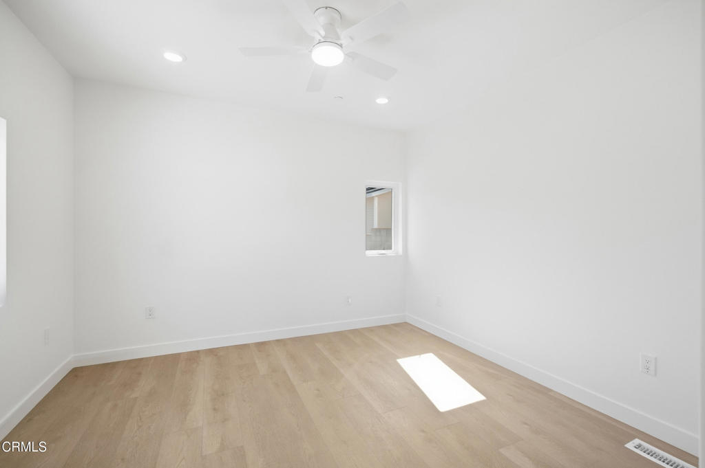 923 N Main Property Photo 24
