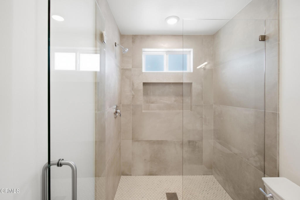 923 N Main Property Photo 32