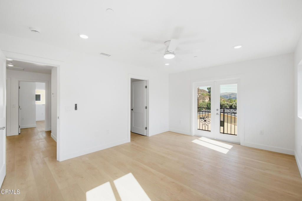 923 N Main Property Photo 38