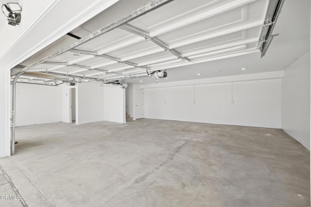923 N Main Property Photo 44