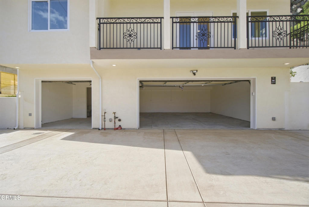 923 N Main Property Photo 46