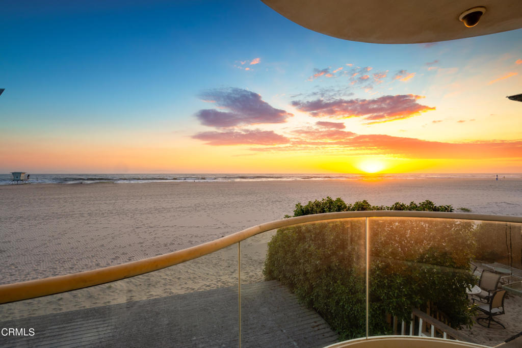 4015 Ocean Drive Property Photo 4
