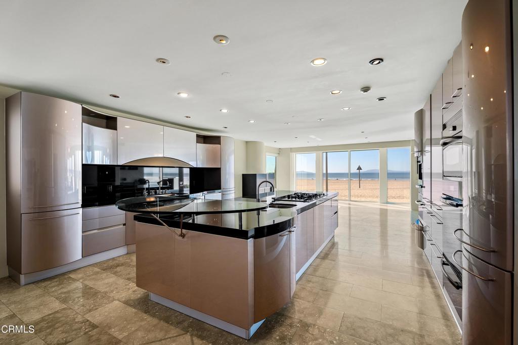 4015 Ocean Drive Property Photo 8