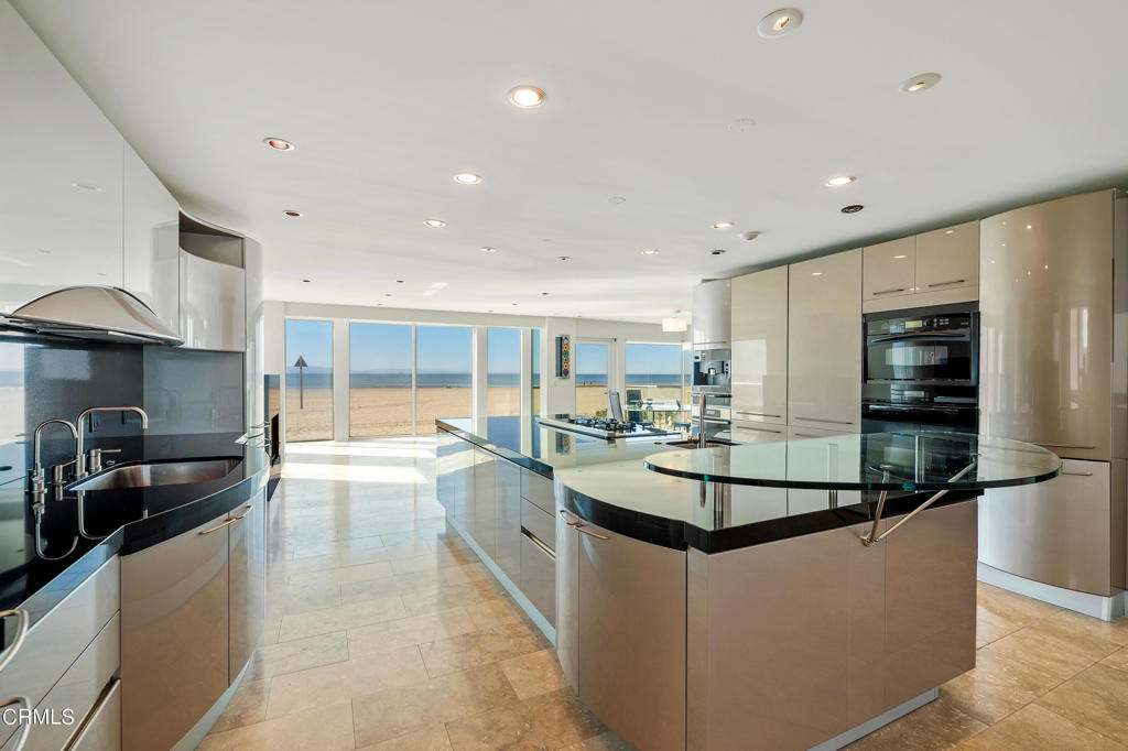 4015 Ocean Drive Property Photo 15