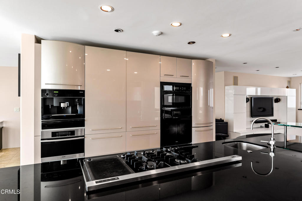 4015 Ocean Drive Property Photo 16