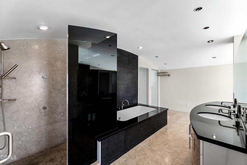 4015 Ocean Drive Property Photo 27