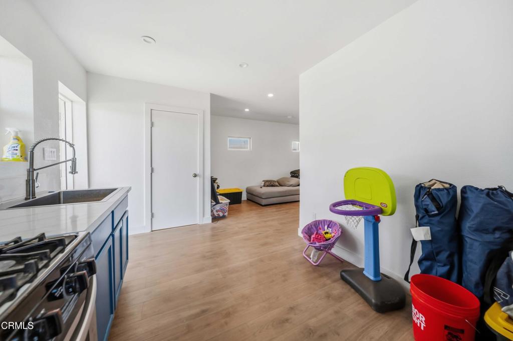 2714 W Avenue M8 Property Photo 17