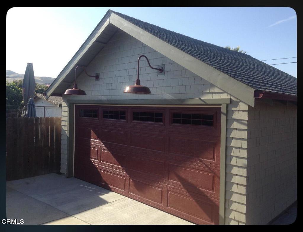 101 E Warner Street Property Photo 3