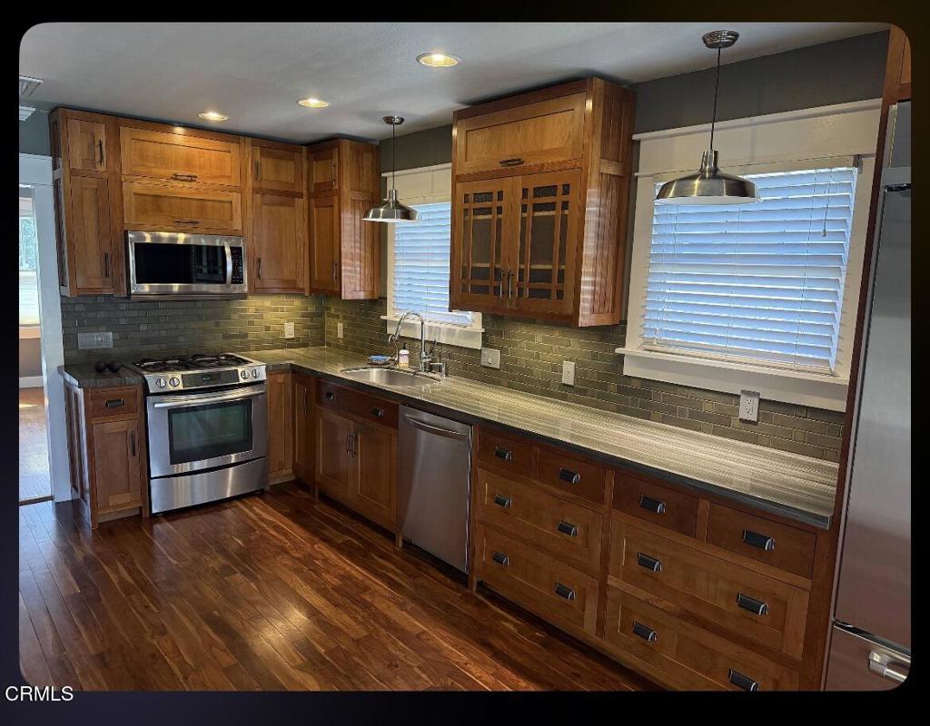101 E Warner Street Property Photo 6