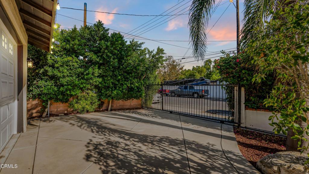 14476 Avenida Colonia Property Photo 4
