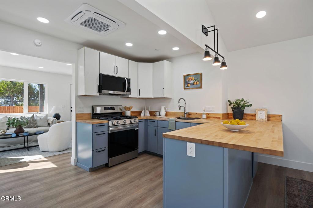 2848 Foothill Road Property Photo 8