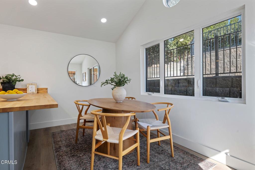 2848 Foothill Road Property Photo 10