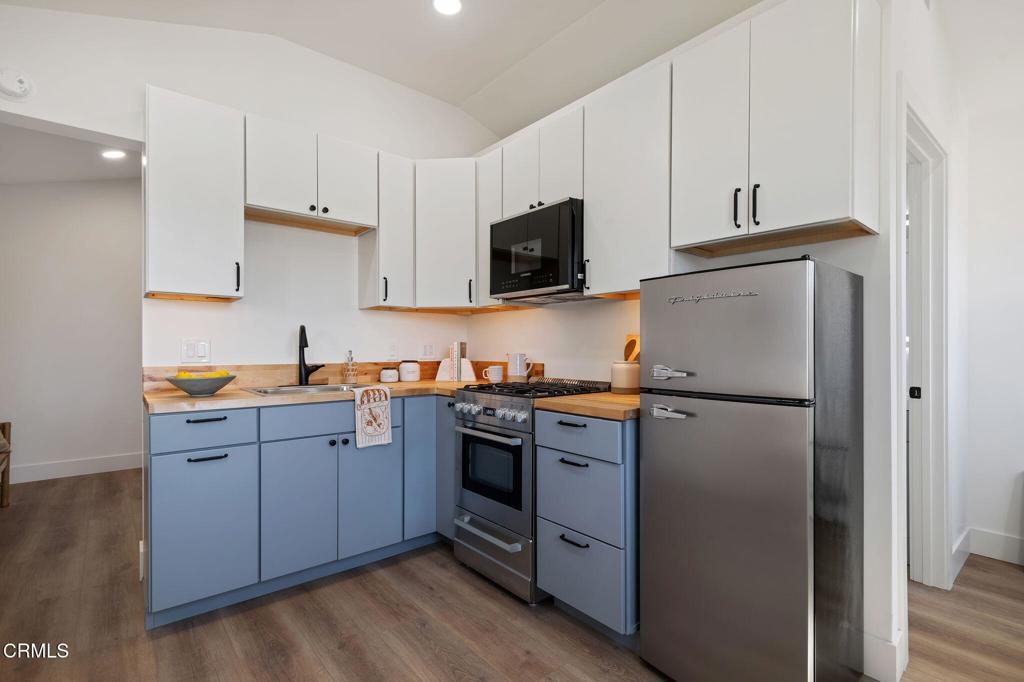 2848 Foothill Road Property Photo 24