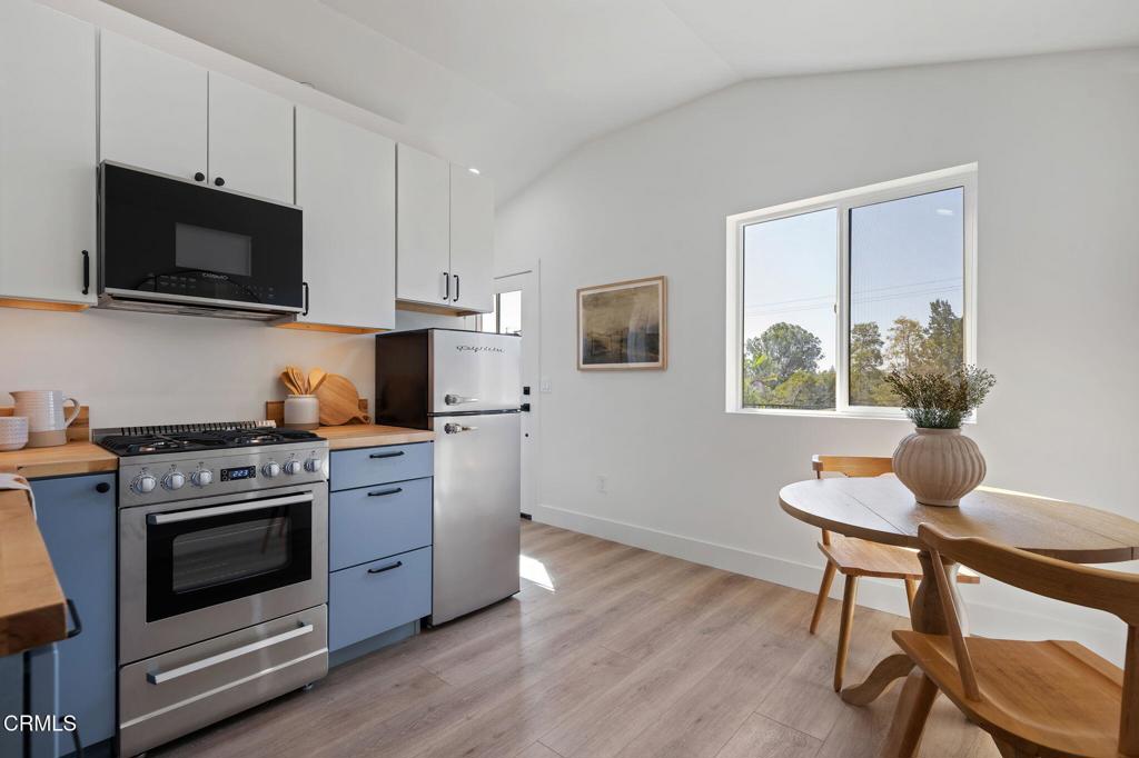 2848 Foothill Road Property Photo 25