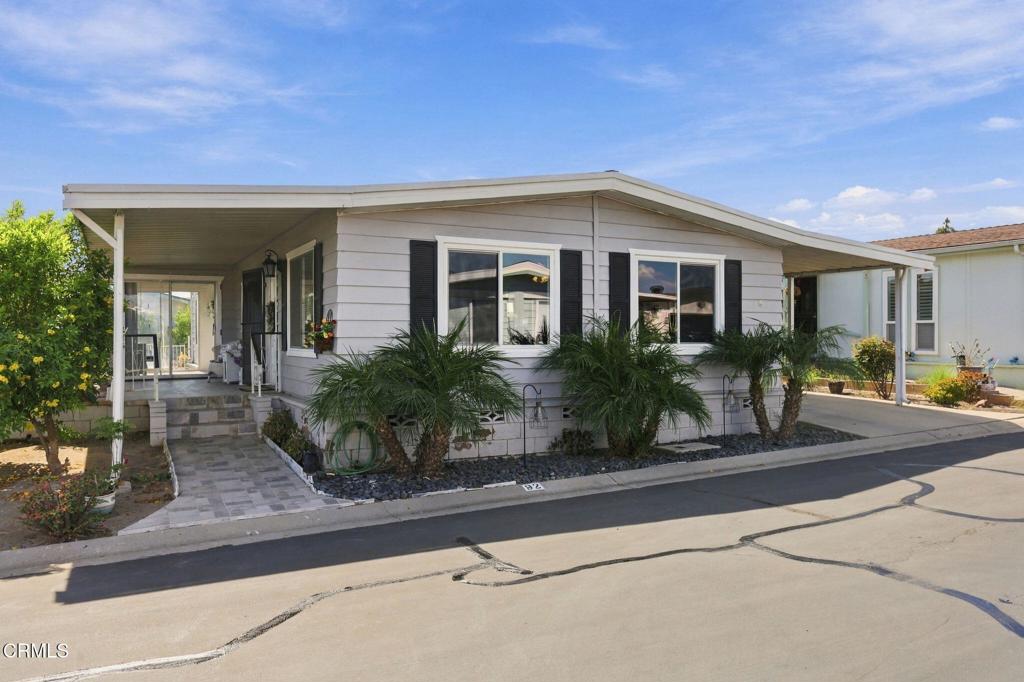 92 Poinsettia Gardens Drive Property Photo 3