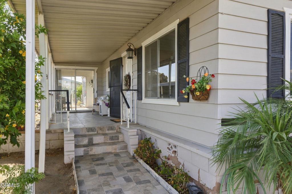92 Poinsettia Gardens Drive Property Photo 4