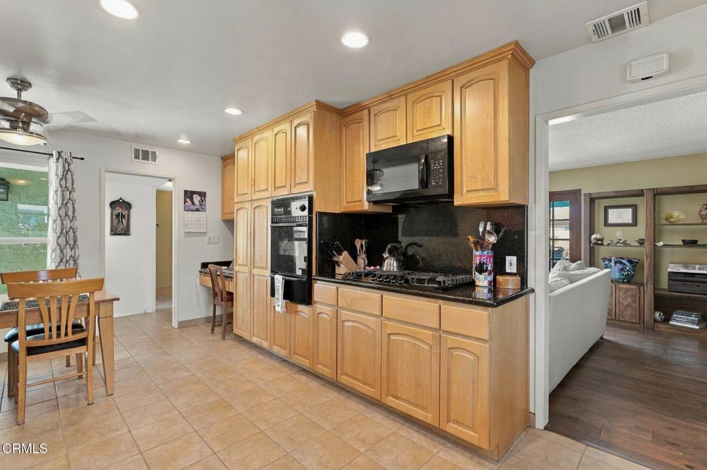 16351 Labrador Street Property Photo 9