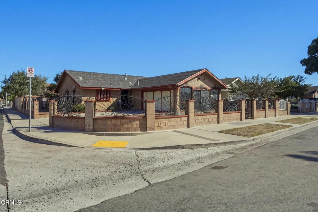 1819 La Puerta Avenue Property Photo 2