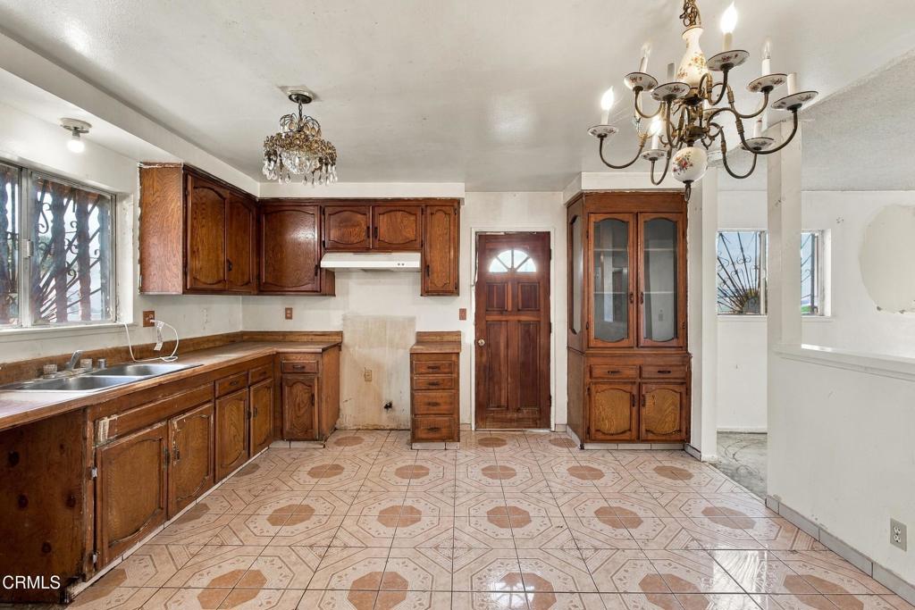 1819 La Puerta Avenue Property Photo 4