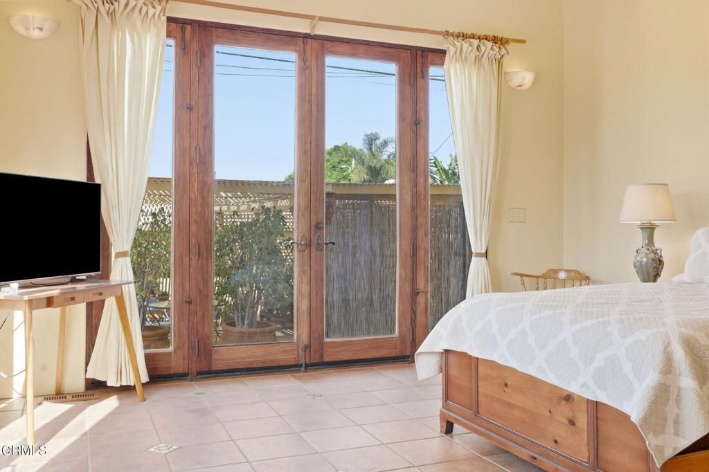 111 S Catalina Street Property Photo 19