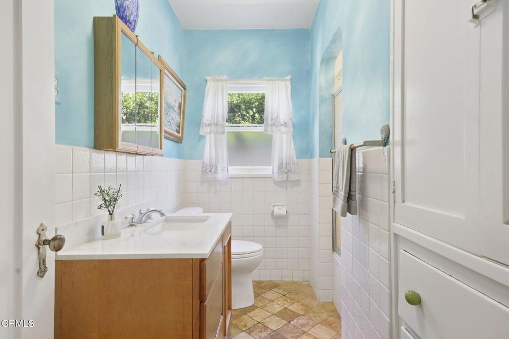 111 S Catalina Street Property Photo 28