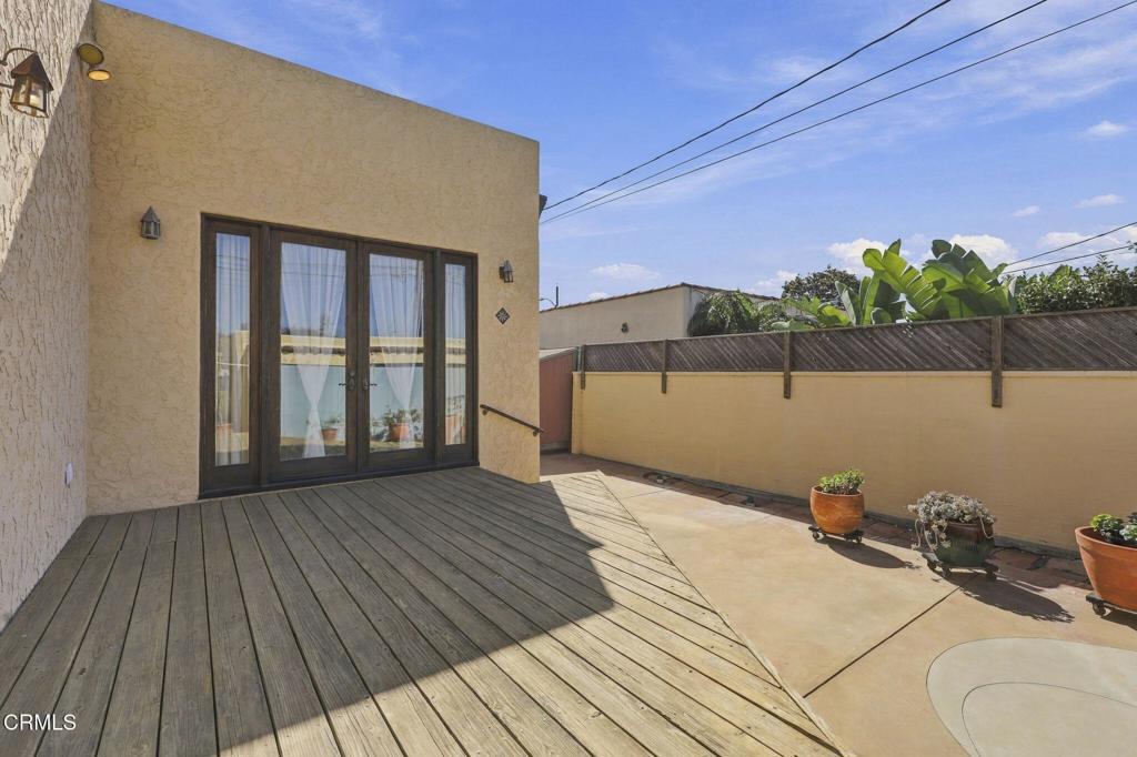 111 S Catalina Street Property Photo 32