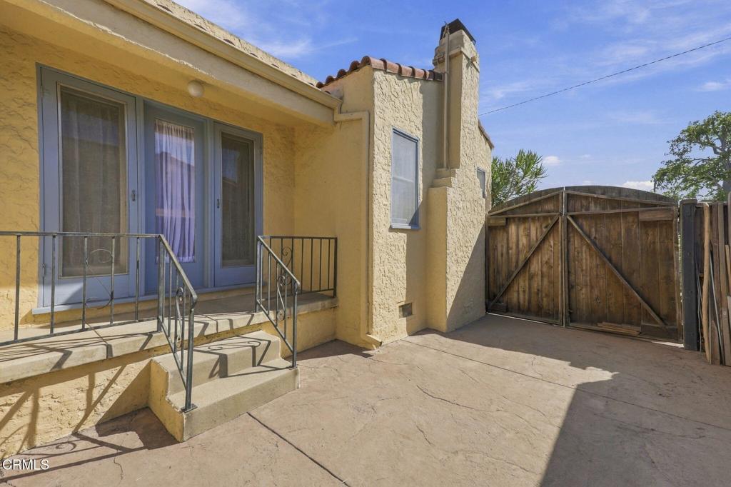 111 S Catalina Street Property Photo 37