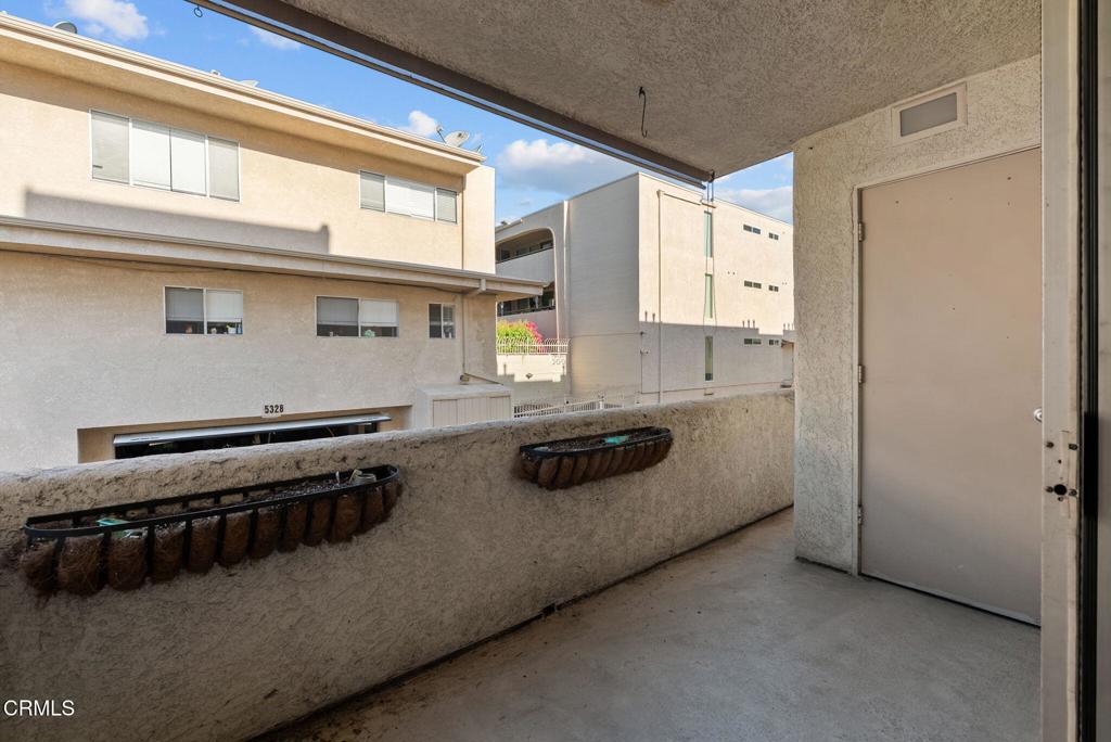 5325 Newcastle Avenue 126 Property Photo 8