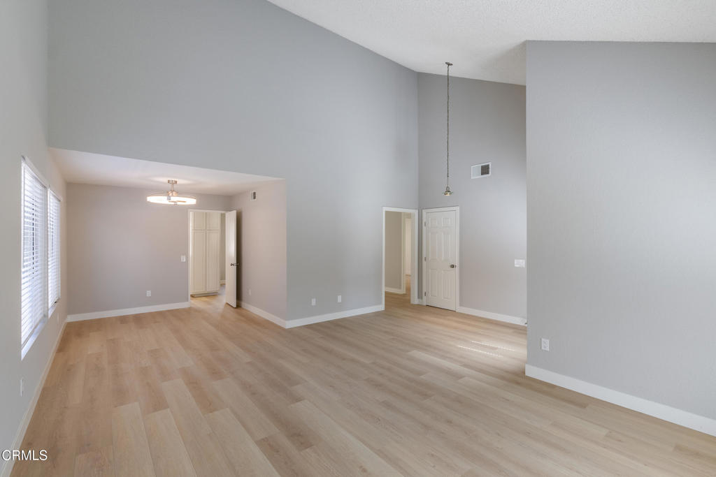 6131 Fremont Circle Property Photo 4