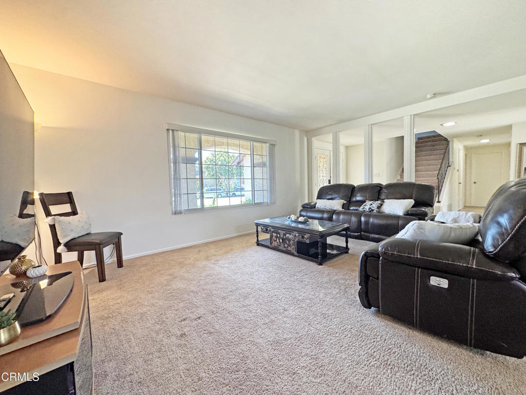 2401 El Portal Way Property Photo 5