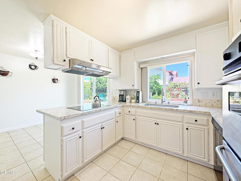 2401 El Portal Way Property Photo 6
