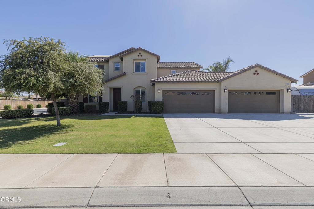 15605 Calabria Court Property Photo 4