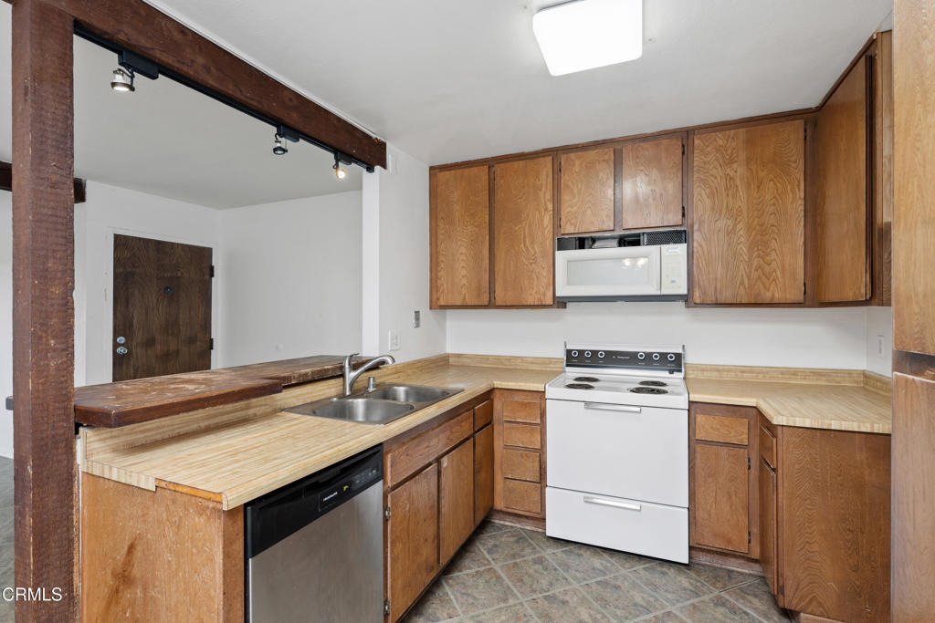 1300 Saratoga Avenue 301 Property Photo 7