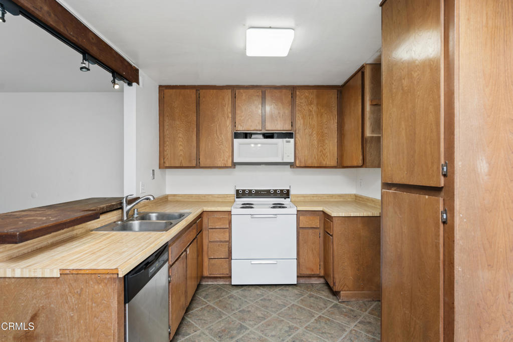 1300 Saratoga Avenue 301 Property Photo 8