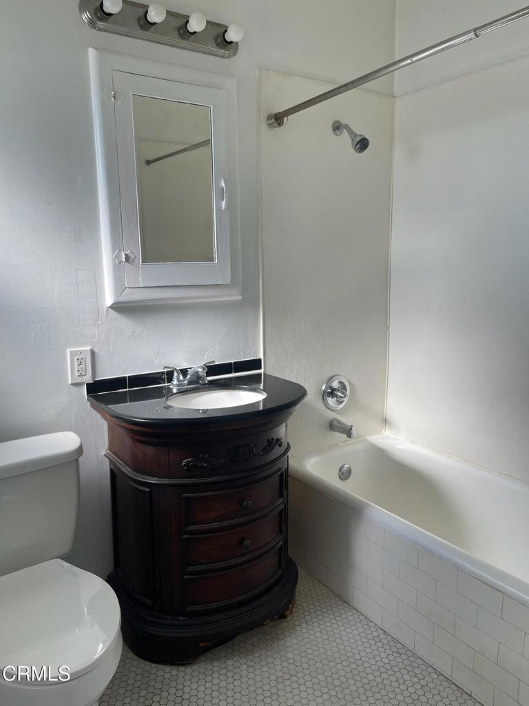1806 Evans Avenue C Property Photo 8