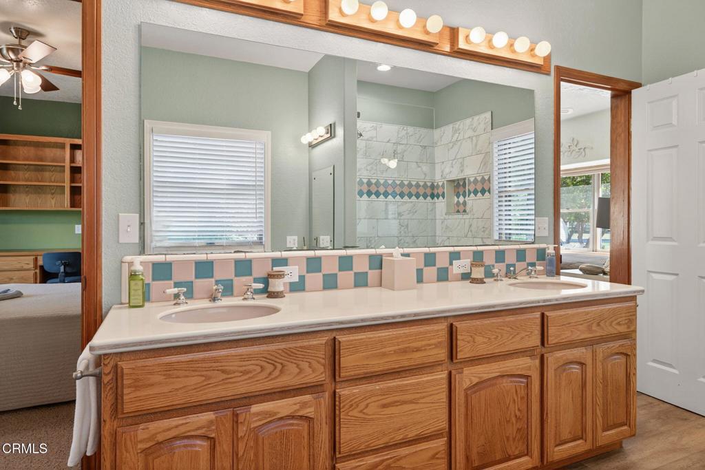 1125 Spring Street Property Photo 35